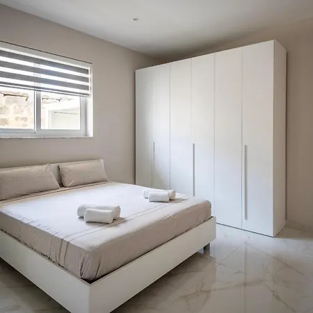 Appartement 2 Bedroom 3 Min Away From Airport Gudja